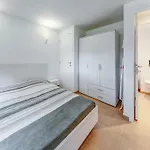 Mountain View Stay, *