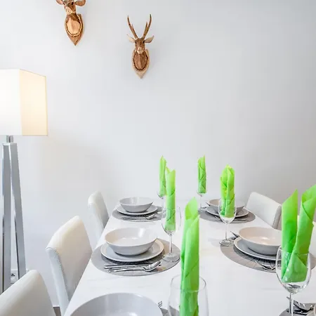 بيت للعطل Mountain View Stay, مالميدي